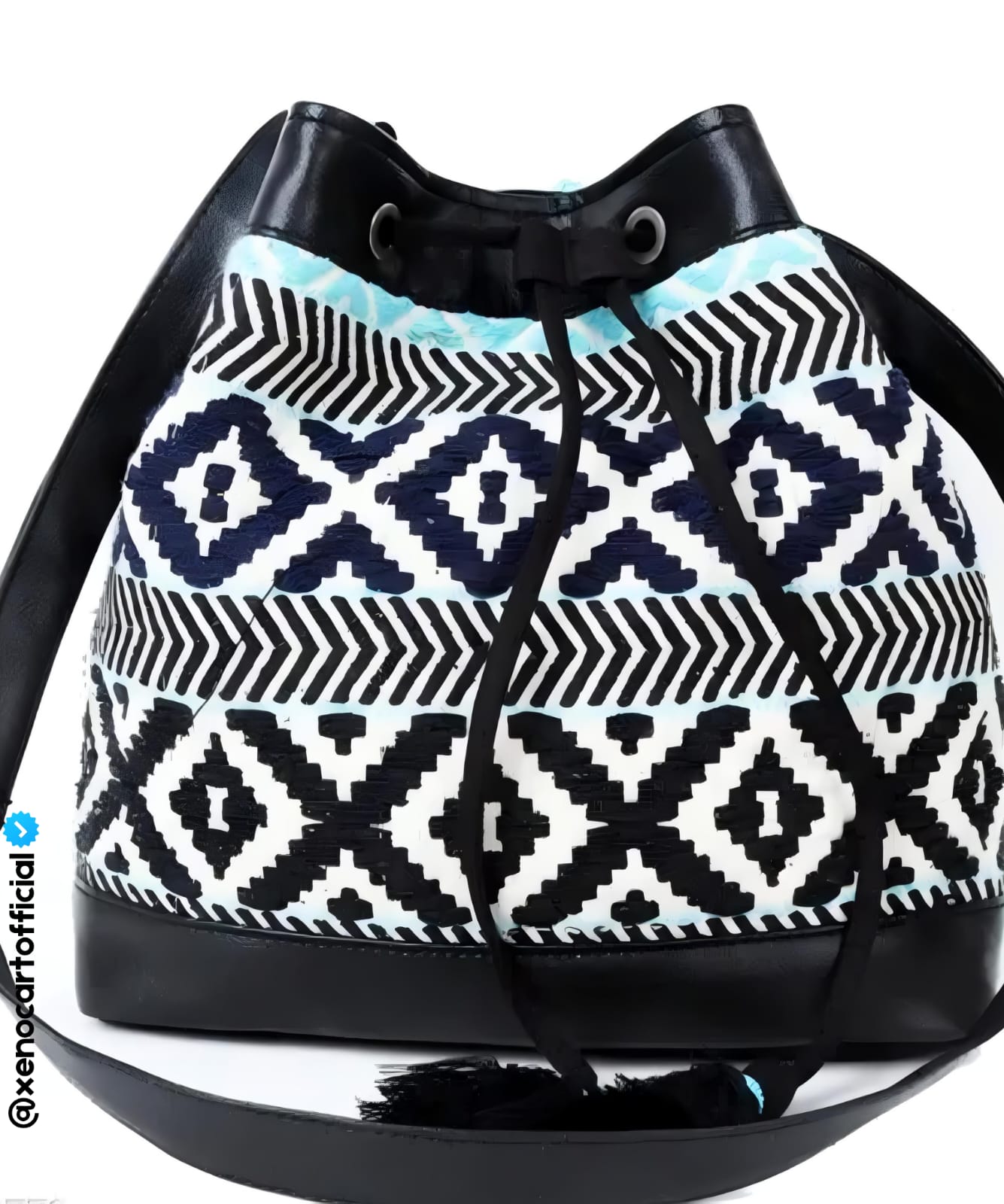 Boho Chic Aztec Bucket Bag – Stylish & Spacious ✨
